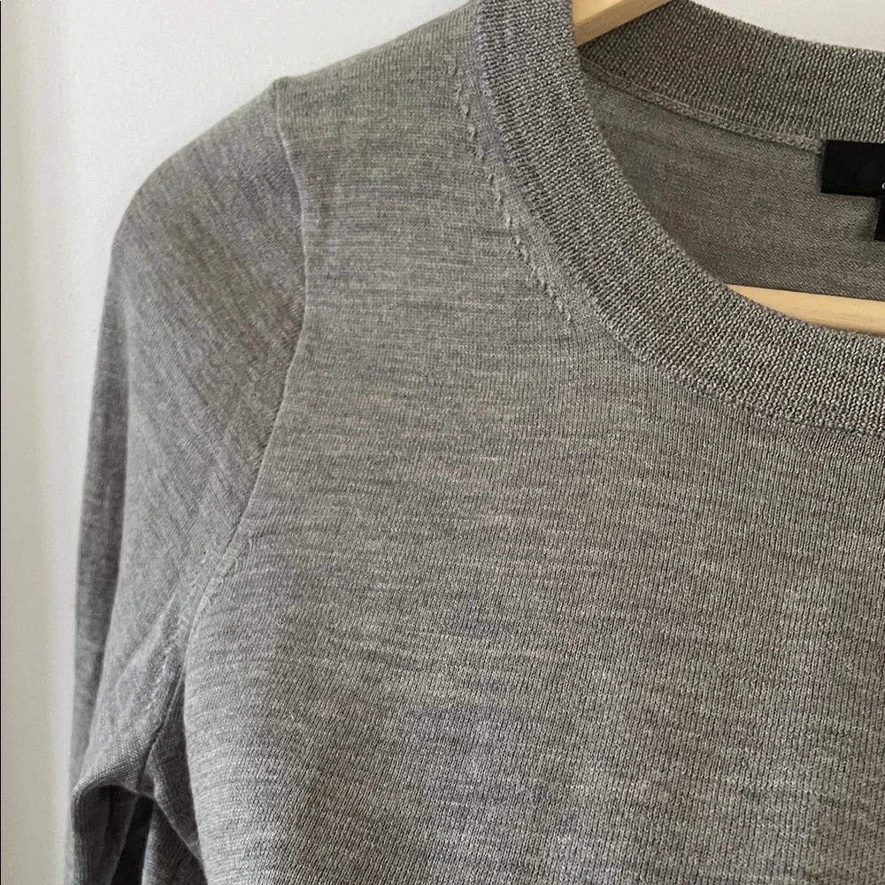 J. Crew Classic Gray Crew Neck Sweater women size small